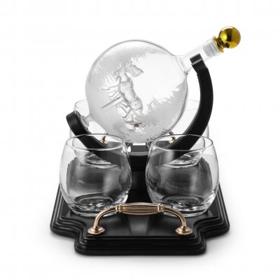 Viskikarahvi Hirvi 4 lasilla & puutarjottimella 0,85 litraa