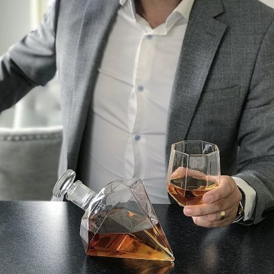 Viskikarahvi Diamant (Timantti), 2 lasia, 0,75 litraa